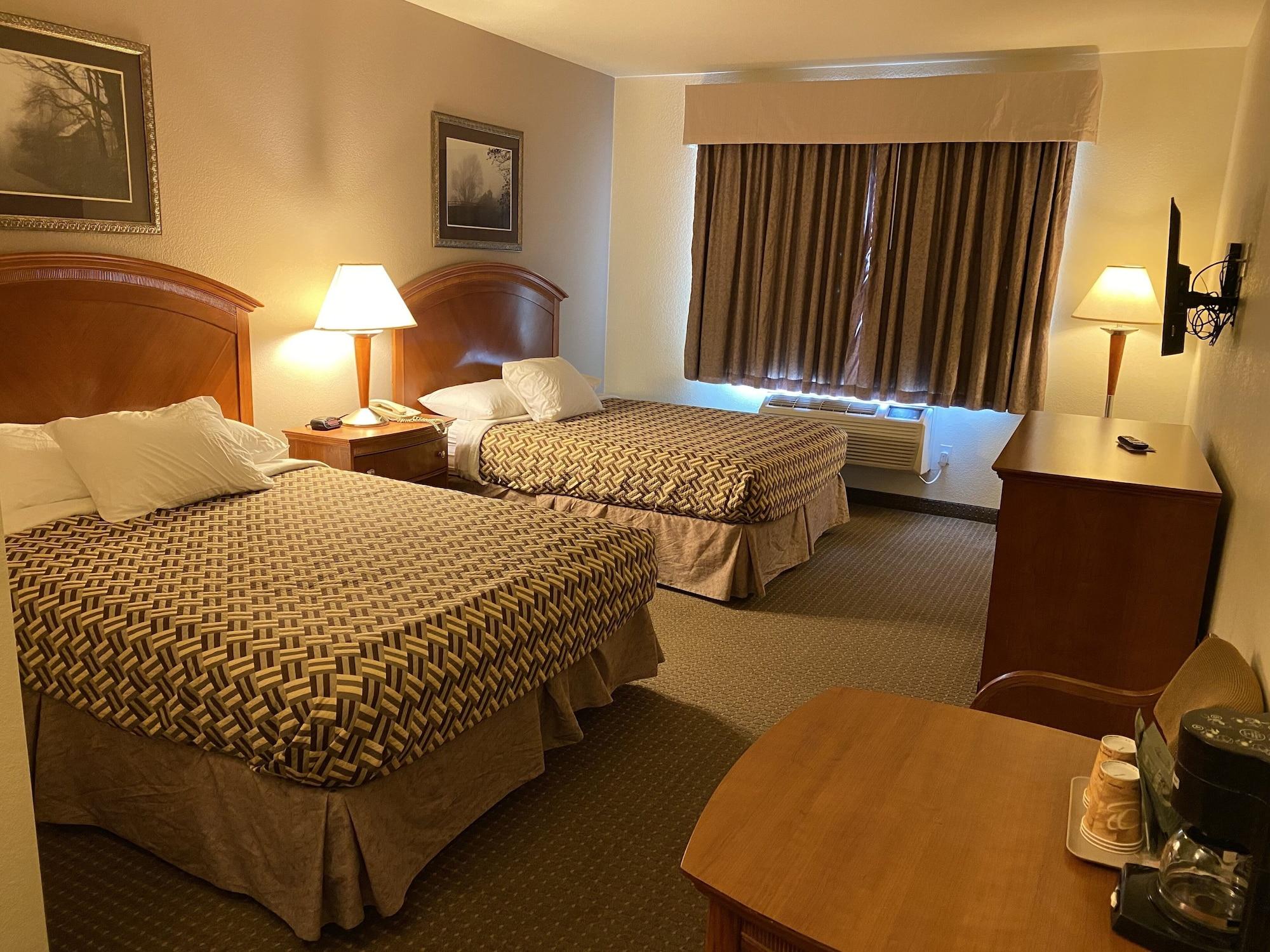 A Riverside Inn Travelodge By Wyndham Феърплей Екстериор снимка