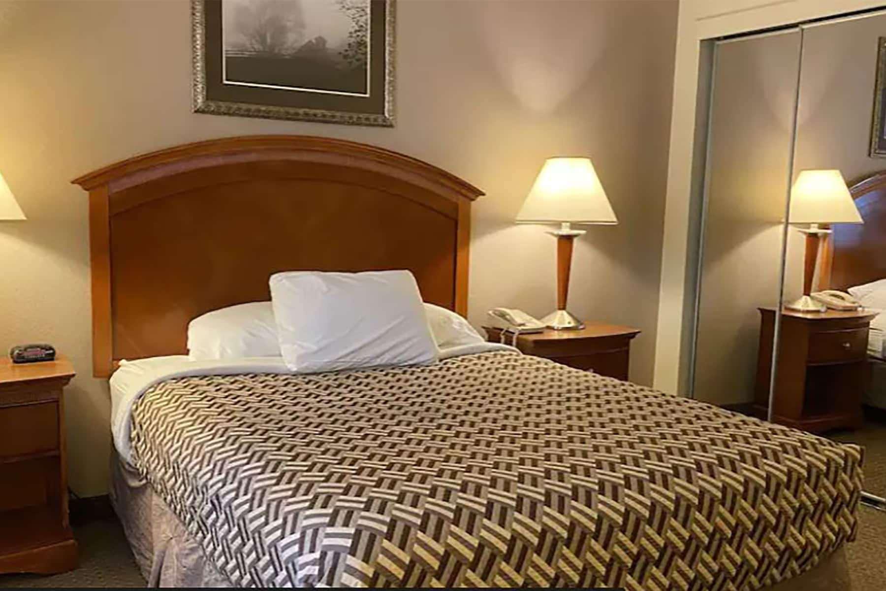 A Riverside Inn Travelodge By Wyndham Феърплей Екстериор снимка