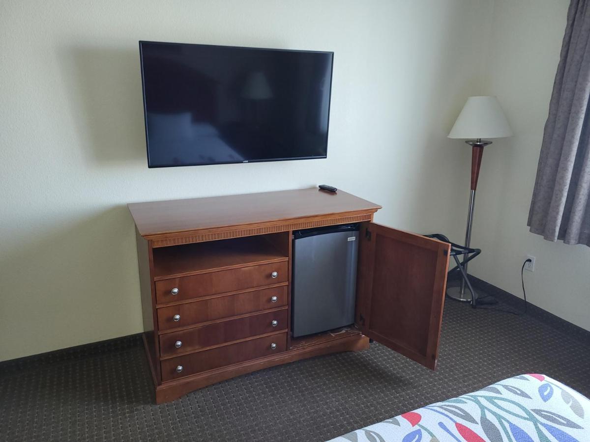 A Riverside Inn Travelodge By Wyndham Феърплей Екстериор снимка