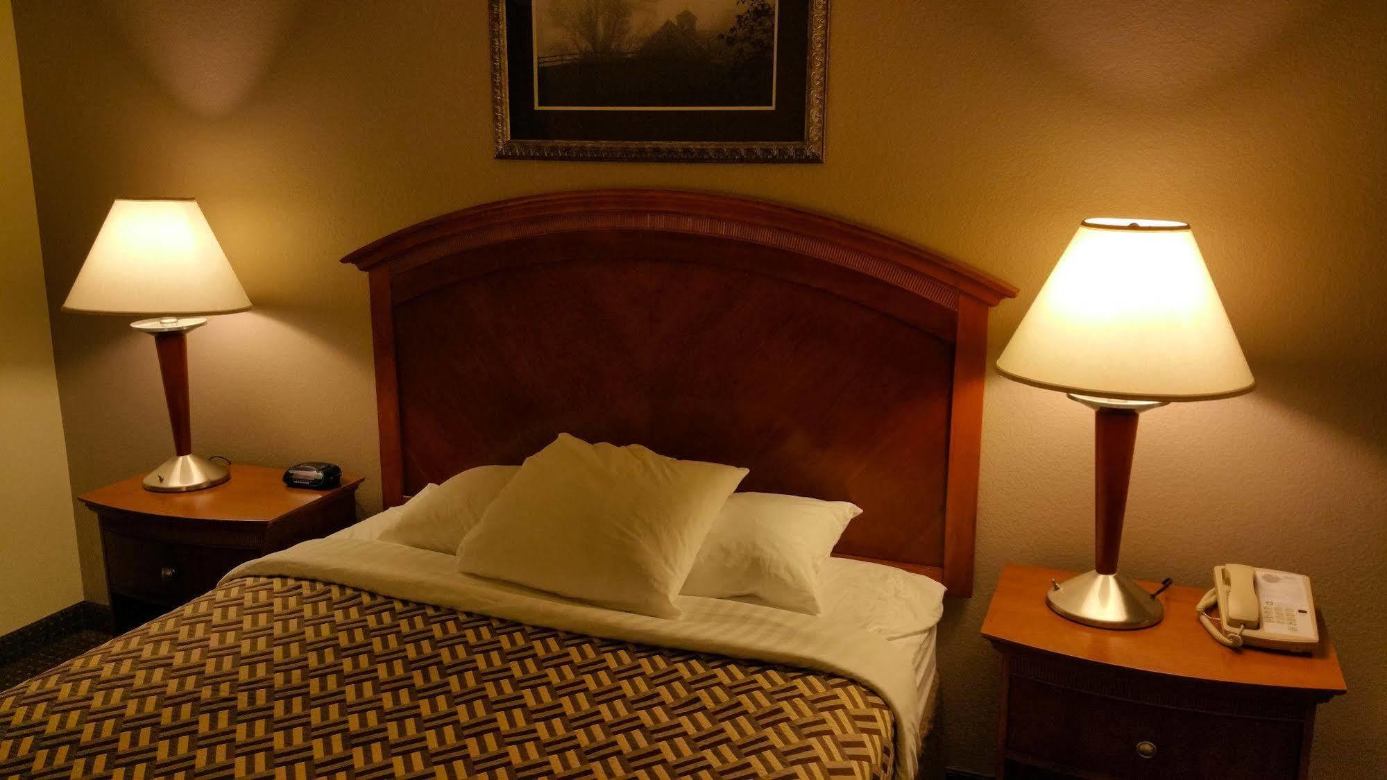 A Riverside Inn Travelodge By Wyndham Феърплей Екстериор снимка